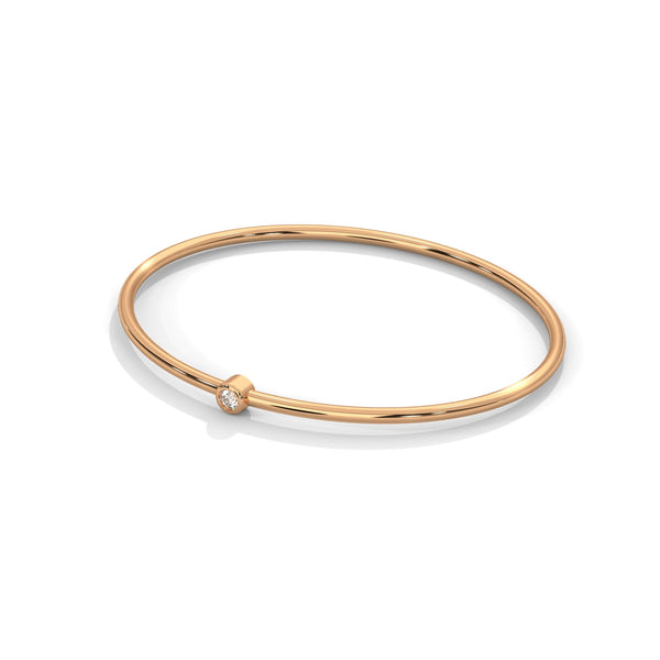 A sophisticated 7-inch fashion bracelet featuring 34 emerald-shaped diamonds totaling 7.21 carats—an elegant display of refined luxury.