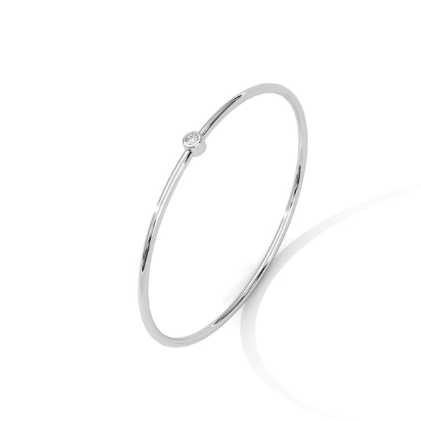 A sophisticated 7-inch fashion bracelet featuring 34 emerald-shaped diamonds totaling 7.21 carats—an elegant display of refined luxury.