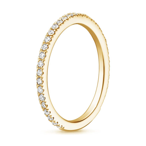 A 7-inch fashion bracelet featuring 28 marquise-shaped diamonds totaling 15.40 carats—designed to captivate with elegance and dramatic brilliance.