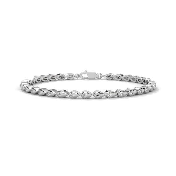 This luxurious tennis bracelet features 40 emerald-shaped diamonds, totaling 14.55 carats. With a 7-inch length, it offers an elegant, timeless design that adds exceptional brilliance to any occasion.