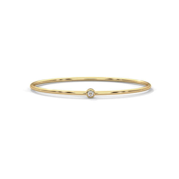 A sophisticated 7-inch fashion bracelet featuring 34 emerald-shaped diamonds totaling 7.21 carats—an elegant display of refined luxury.