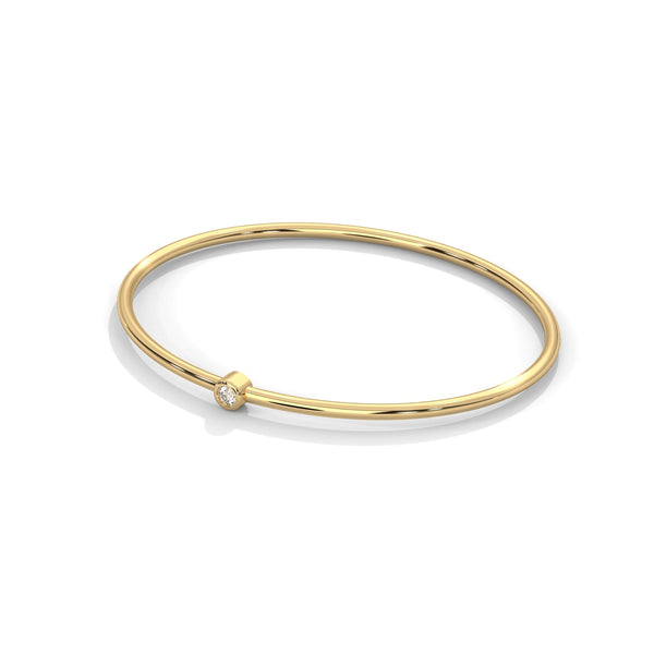 A sophisticated 7-inch fashion bracelet featuring 34 emerald-shaped diamonds totaling 7.21 carats—an elegant display of refined luxury.