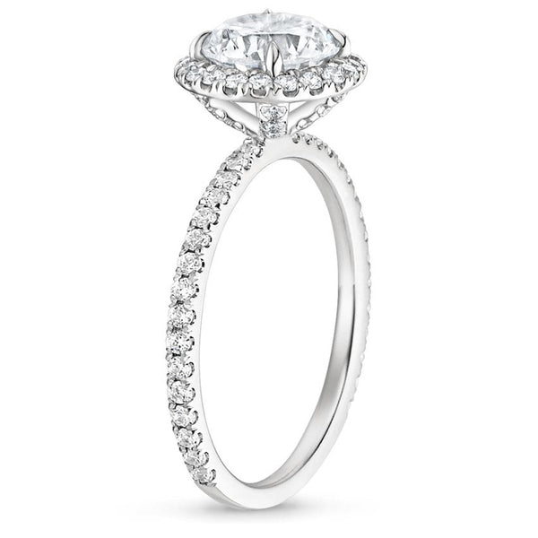 A 7-inch fashion bracelet featuring 28 marquise-shaped diamonds totaling 15.40 carats—designed to captivate with elegance and dramatic brilliance.